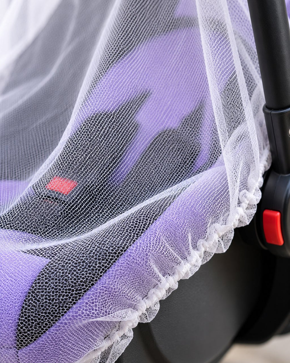 Close-up of the fine white mesh and gathered elastic hem